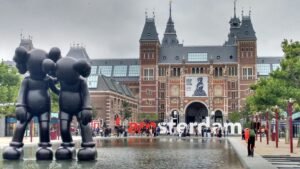Travel Guide to Amsterdam