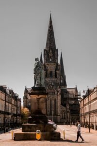 Essential Travel Guide to Edinburgh