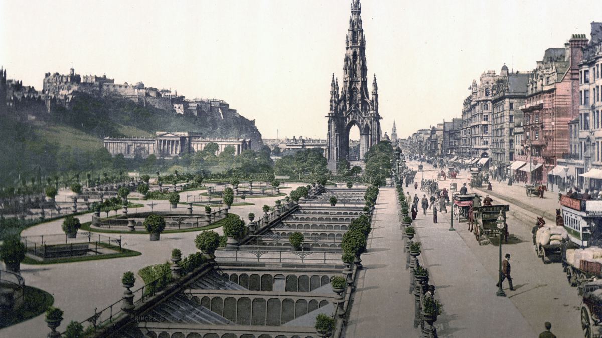 Essential Travel Guide to Edinburgh