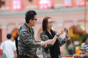 How to Travel Smart, Cheap and Stress-Free: Ultimate Travel Hack