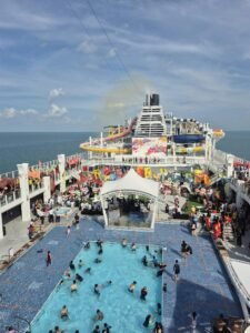 Christmas Eve Cruise Party Ideas for a Holiday at Sea