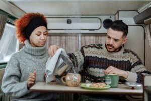 Cabin Trip Aesthetic: 3 Seasons and How to Do it Right