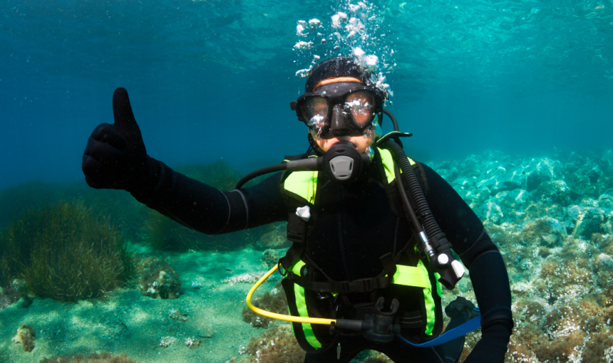 Best Scuba Diving Outfit: Essentials Things to Wear on Your Body