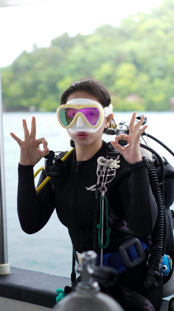 Best Scuba Diving Outfit: Essentials Things to Wear on Your Body