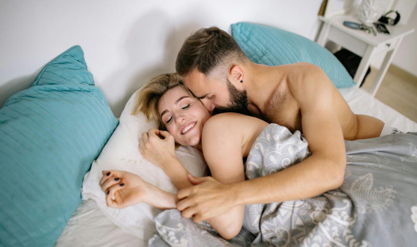 13 Signs He Is Good in Bed (+Why They Matter)