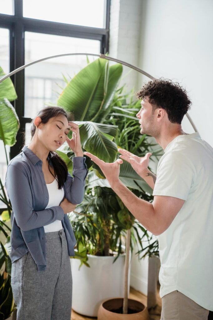 12 Ugly Things Women Do in Relationships(+Why They Happen)